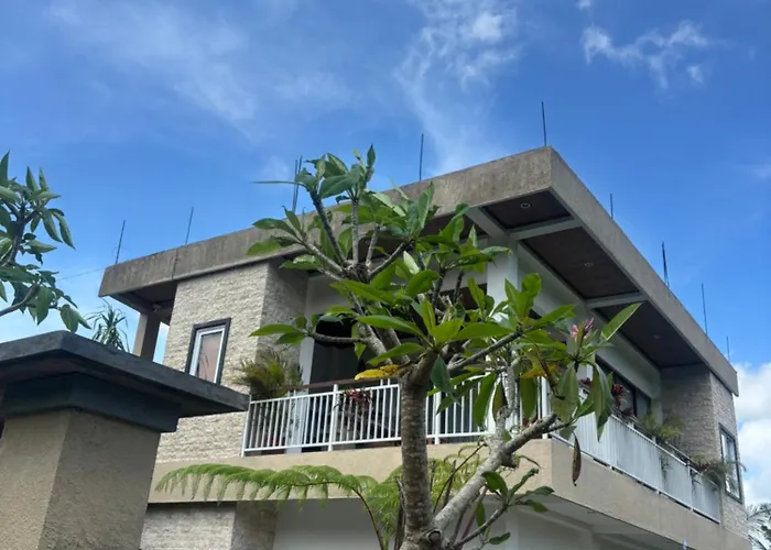 アパート L House